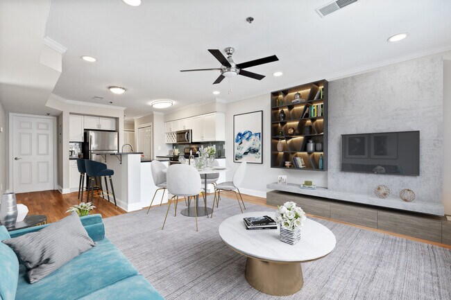 Photo - Courtyard at Jefferson