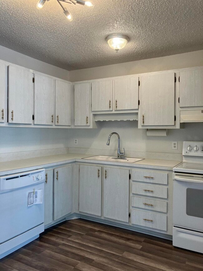 Photo - 2309 NE Rustic Way