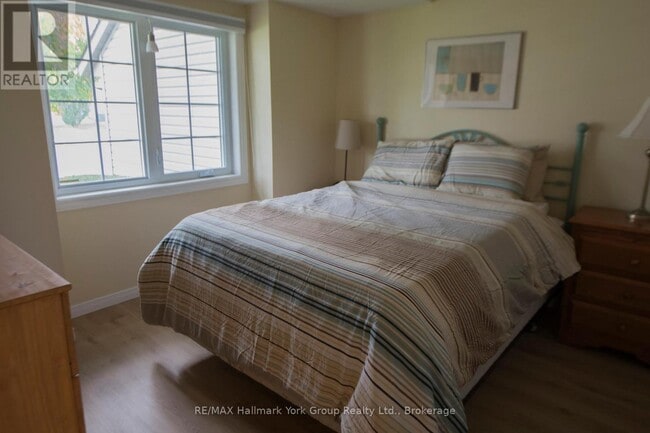 Photo - 162 Settlers Way