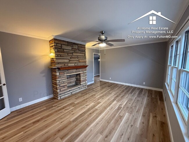 Photo - 1815 Fairground