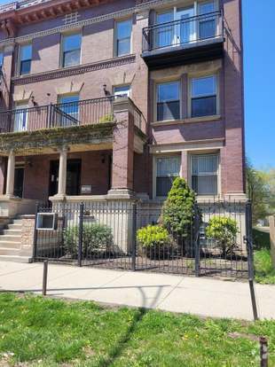 Building Photo - 5324 S King Dr Rental