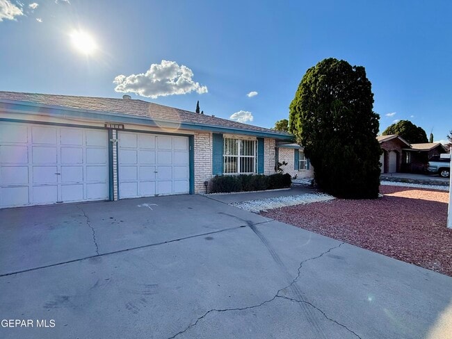 Photo - 1649 Lomaland Dr