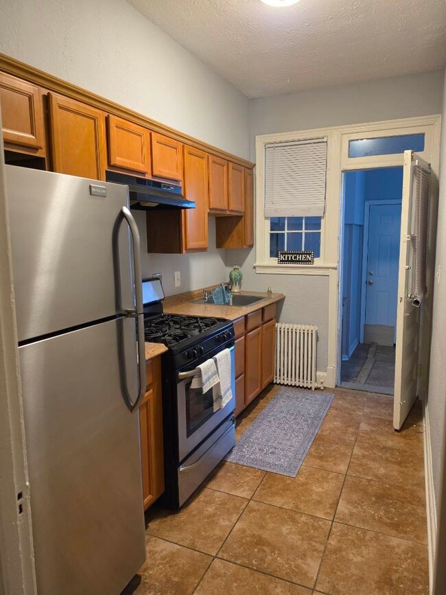 Photo - 560 Lebaum St SE
