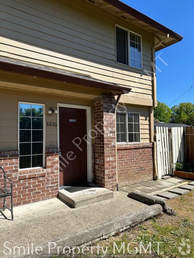 Building Photo - 8826 SE Lafayette St Rental