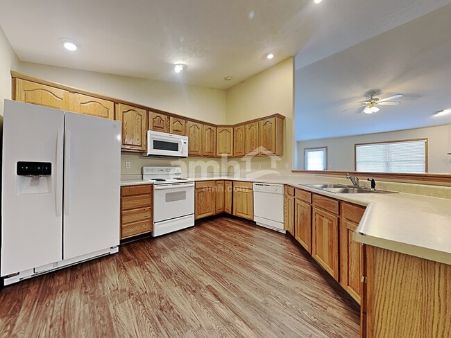 Photo - 3370 Redbud Dr