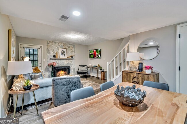 Photo - 1695 Wynndowne Trail