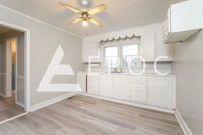 Photo - 2802 Ansonia St