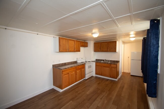 Photo - 421 W Main St