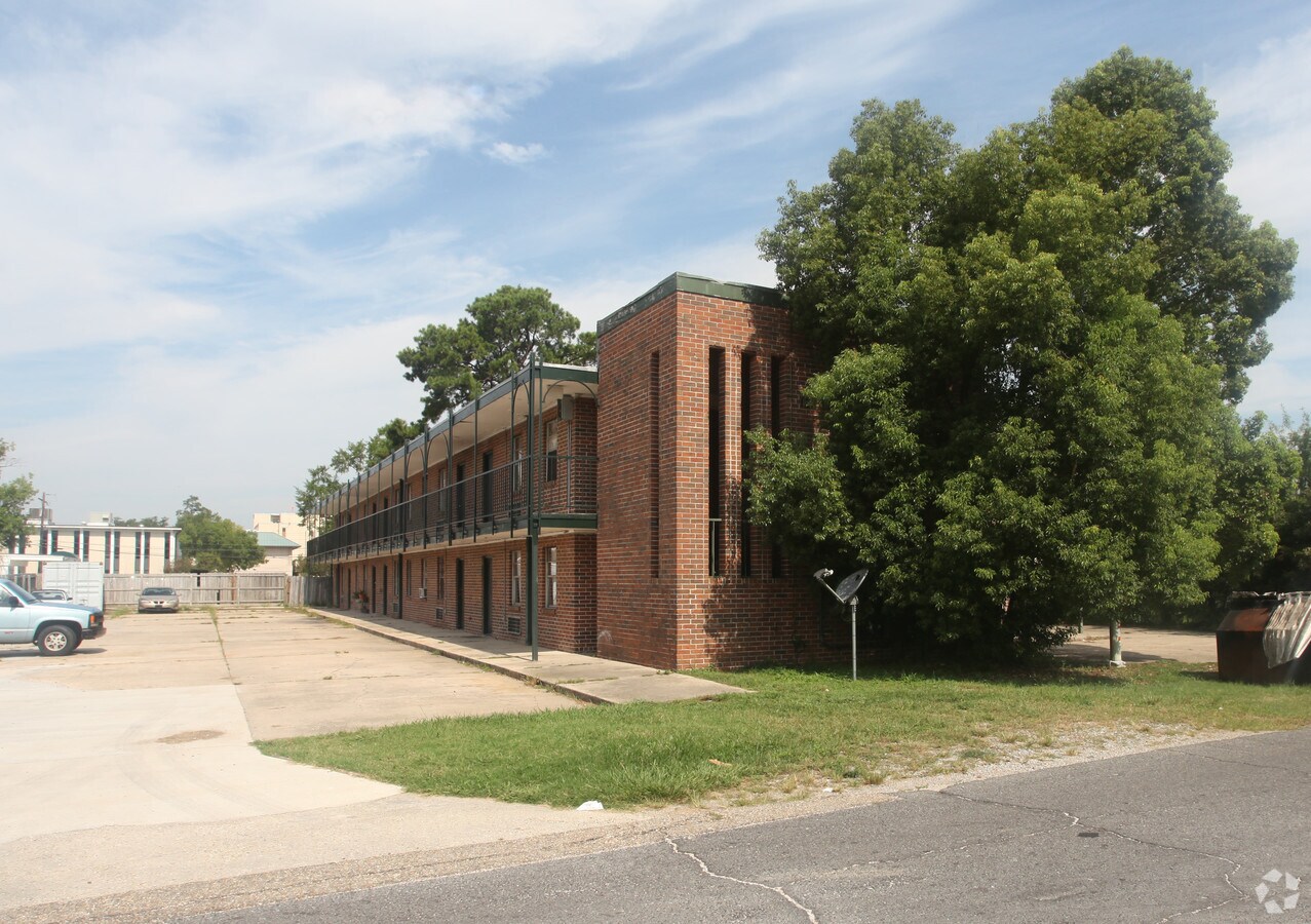 Photo - 150 Live Oak Blvd Apartments