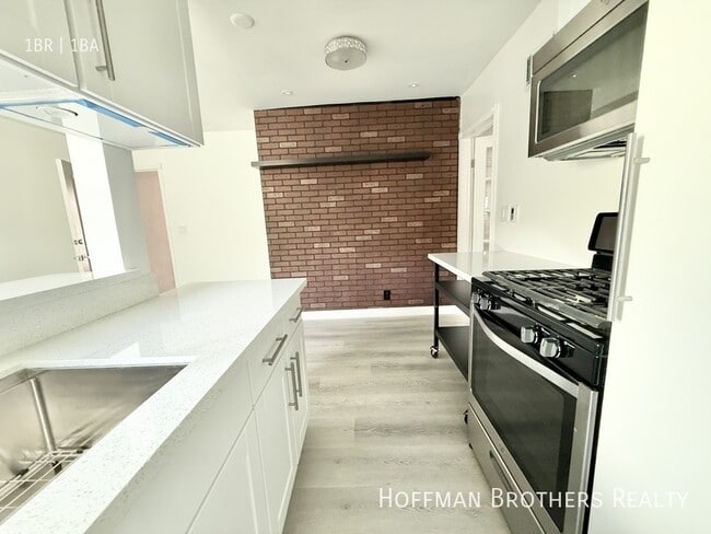 Photo - 1317 N June St Unidad 117