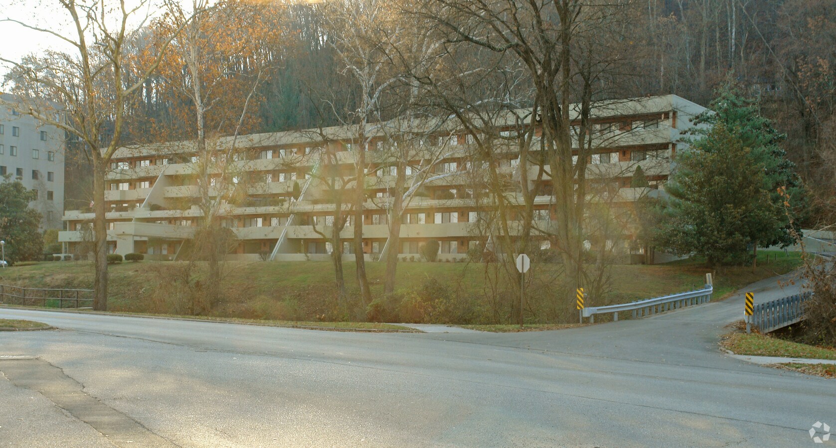 Whitaker Square - Whitaker Square Apartments