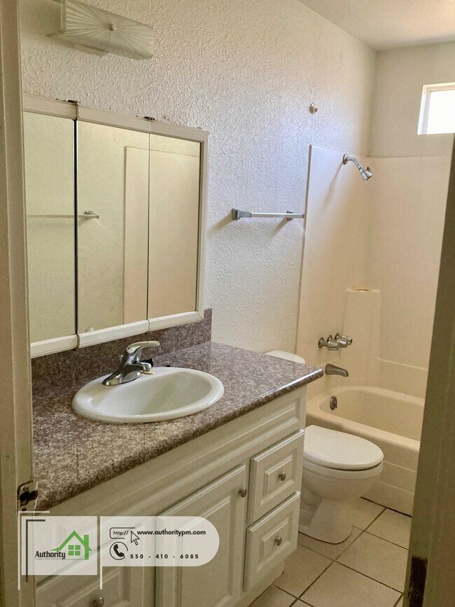 Photo - 2101 Rosamond Unidad 2