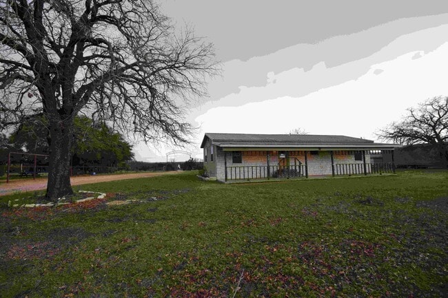 Building Photo - 3 bedroom, 2 bathroom home situated on a full acre in Gatesville with additional storage!