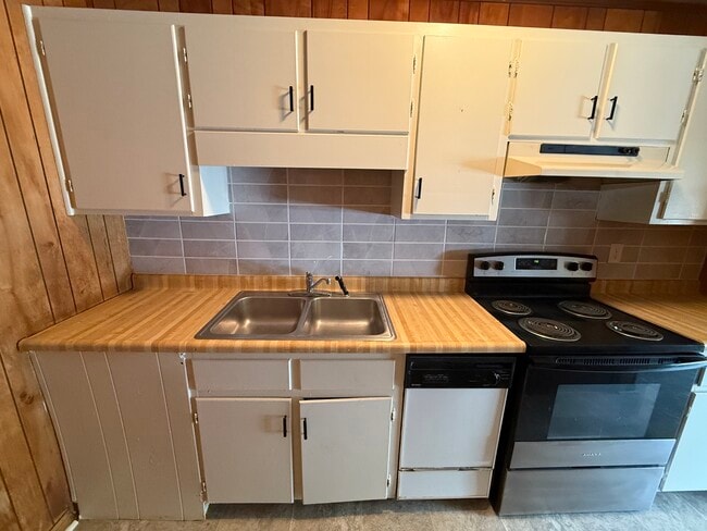 Photo - 586 Franklin St Unit #11