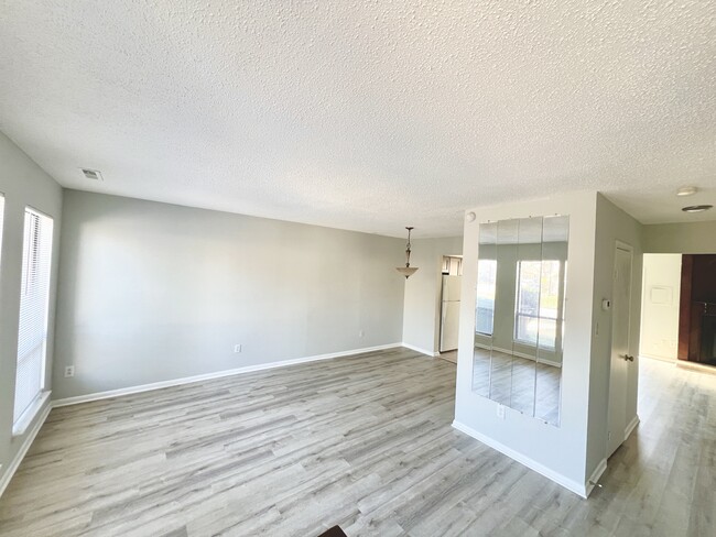 Photo - 3657 Smokey Chamber Dr