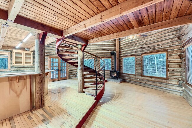 Photo - Stunning 3-Bedroom Log Cabin Home in Carnation!!