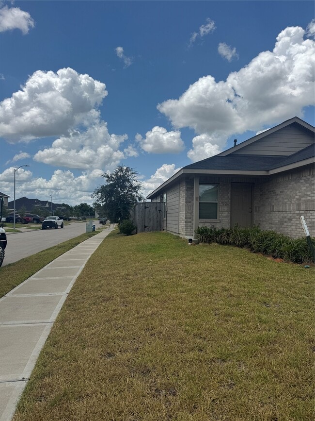 Photo - 18703 Mercer Fls Dr