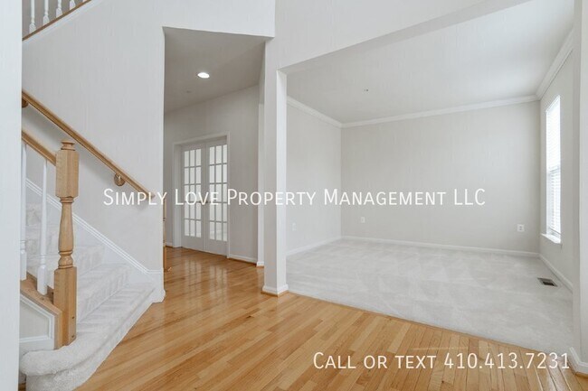 Photo - 9800 Traver St