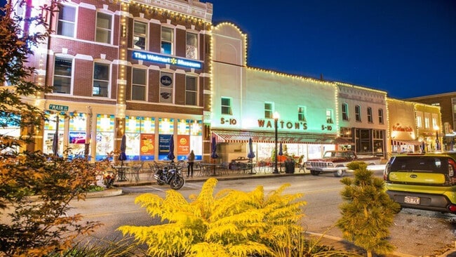 Photo - 319 NW A St Unit ID1221793P