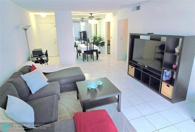 Photo - 2230 NE 56th Pl Unit 208