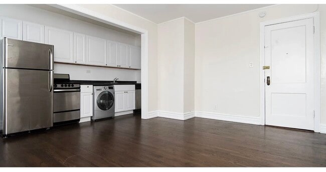 Photo - 3345 N Marshfield Ave