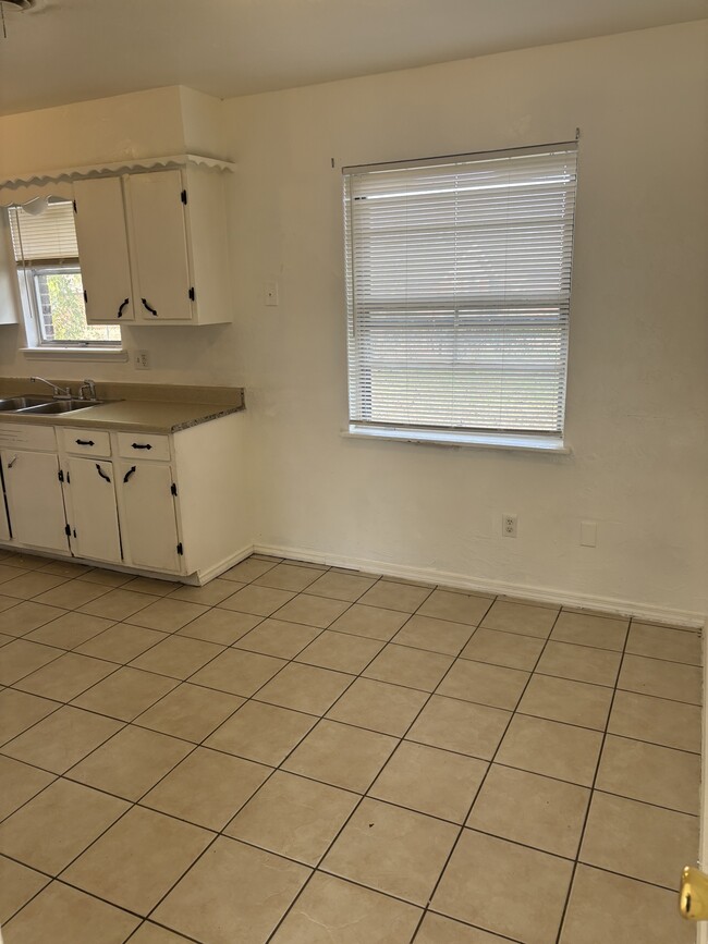 Photo - 1220 Mcdonald Dr