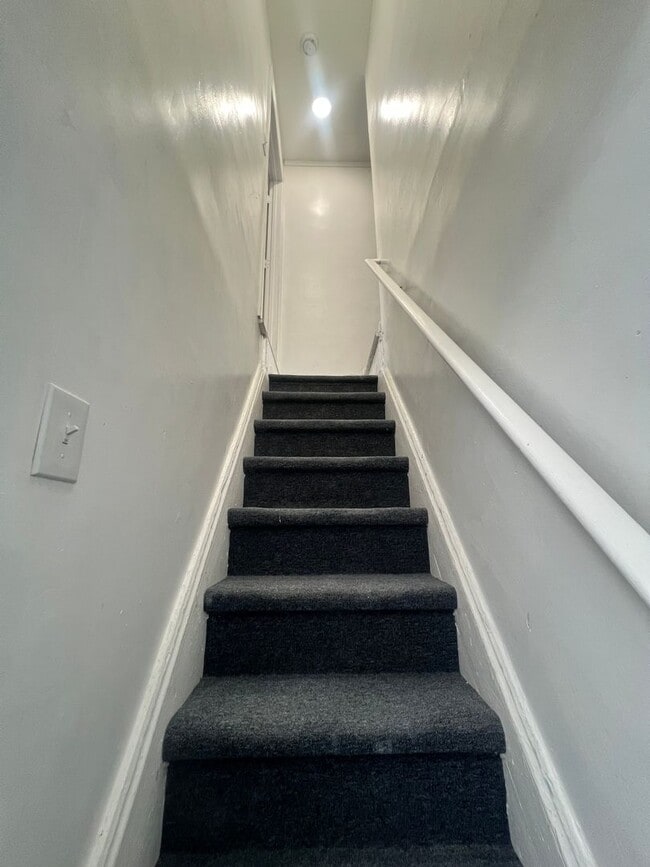 Photo - 22 1/2 Seward Ave Unidad 2nd Floor