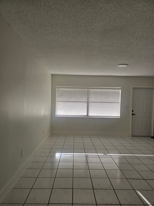 Photo - 13201 SW 17th Ln Unidad Lake Front, First Floor
