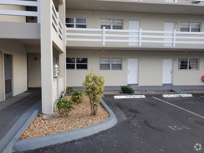 Building Photo - 2100 Diana Dr Unit Linda Vista Rental