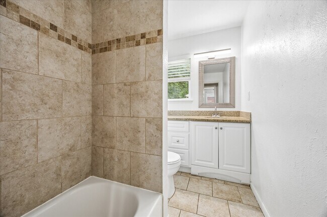 Photo - 5827 Southminster Dr