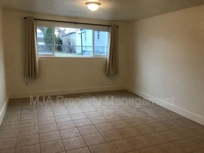 Photo - 655 S 1000 W Unidad #2