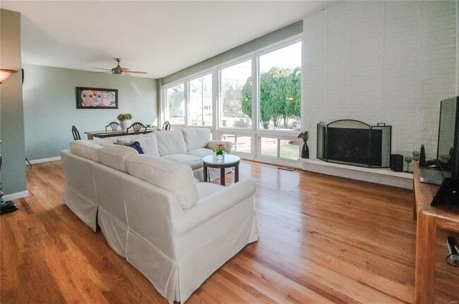 Living Room - 9030 Old Bonhomme Rd