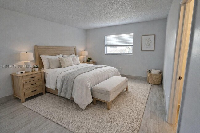 Photo - 4621 SW 33rd Ave Unit 1-6