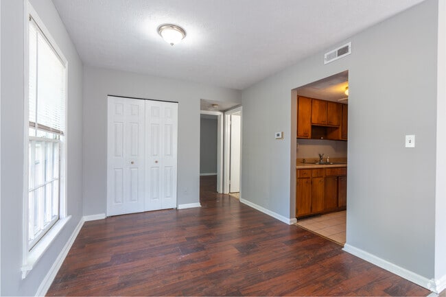 Interior Photo - Minor Lane