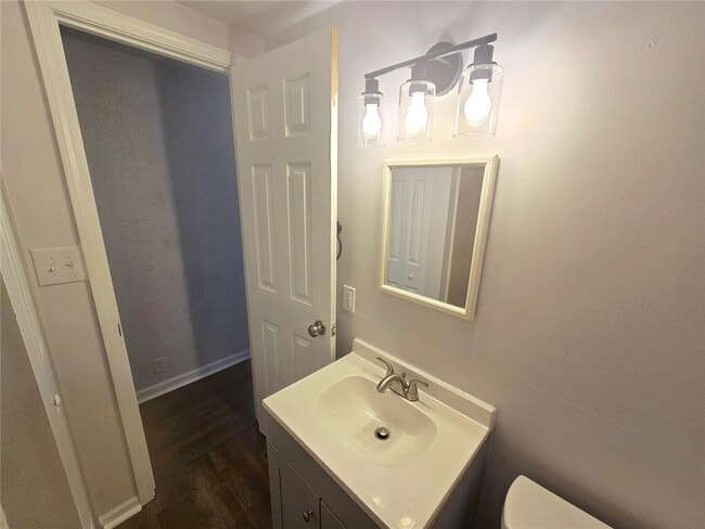 Photo - 939 Green Mt Ln