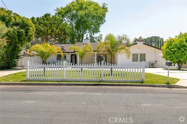 Building Photo - 17646 Raymer St Rental