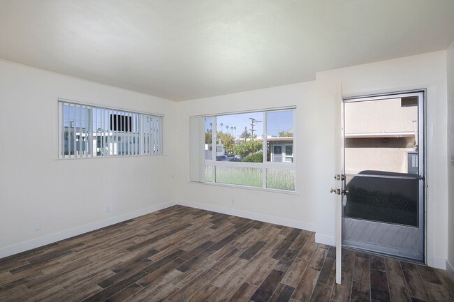 Building Photo - OPEN HOUSE: 12/13 1-2PM ~ Studio in La Jolla ~ 1 MILE from Beach! Unit 1A