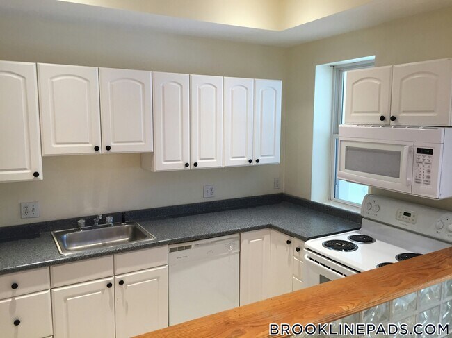 Photo - 1801 Beacon St Unidad 8