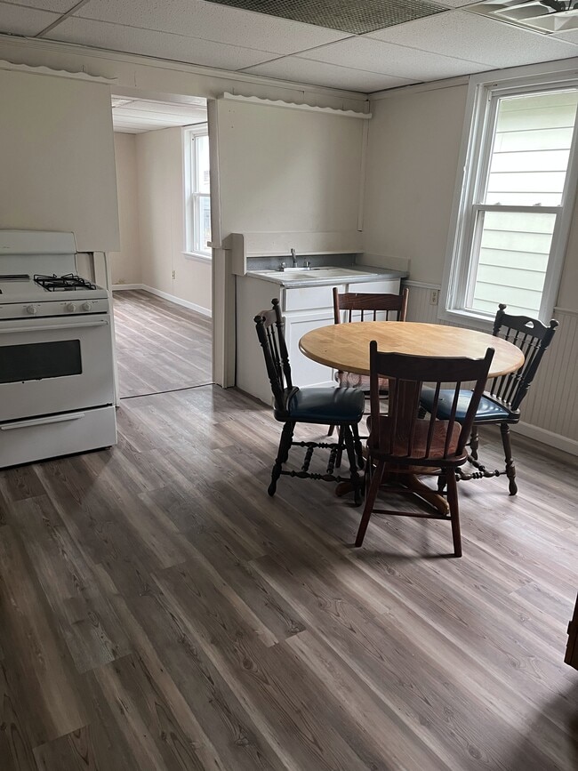 Photo - 960 W 16th St Unit 2