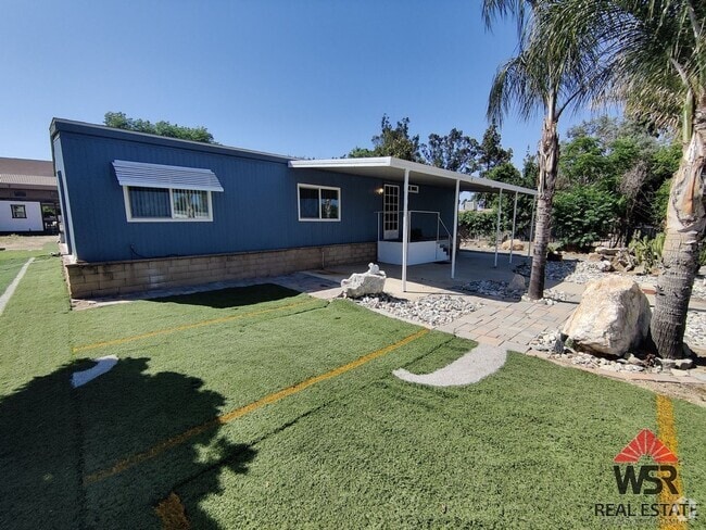 Building Photo - 3 Bedroom Home in Lake Elsinore