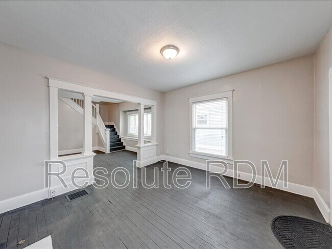 Photo - 1624 Yandes St