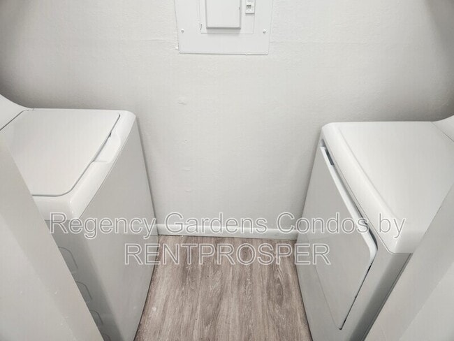 Photo - 5540 Devonbriar Way Unit 103