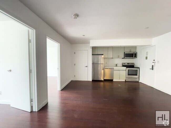 Building Photo - STANHOPE STREET / Spacious 2-Bed 1-Bath / ... Unit 2E Rental