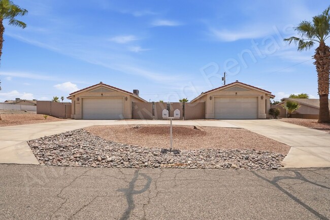 Building Photo - 3330 Tomahawk Dr Unit 102