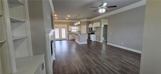 Photo - 902 Sugar Lf St