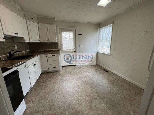 Photo - 266 Hollingsworth Manor