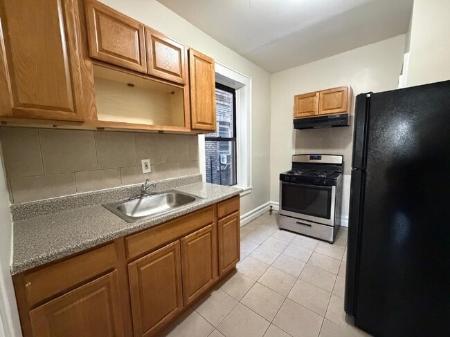 Photo - 210 Roseville Ave