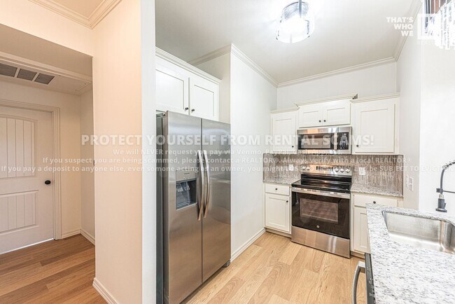 Photo - 1115 N Leverett Ave