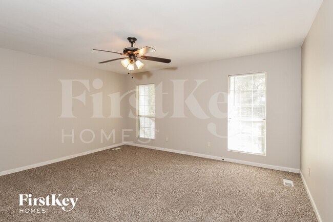 6582 Wellington Square