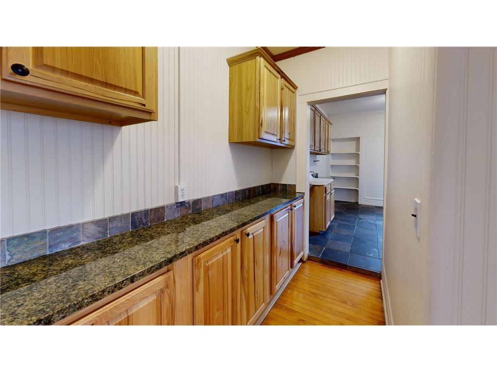 Photo - 1917 Emerson Ave S Unit 203